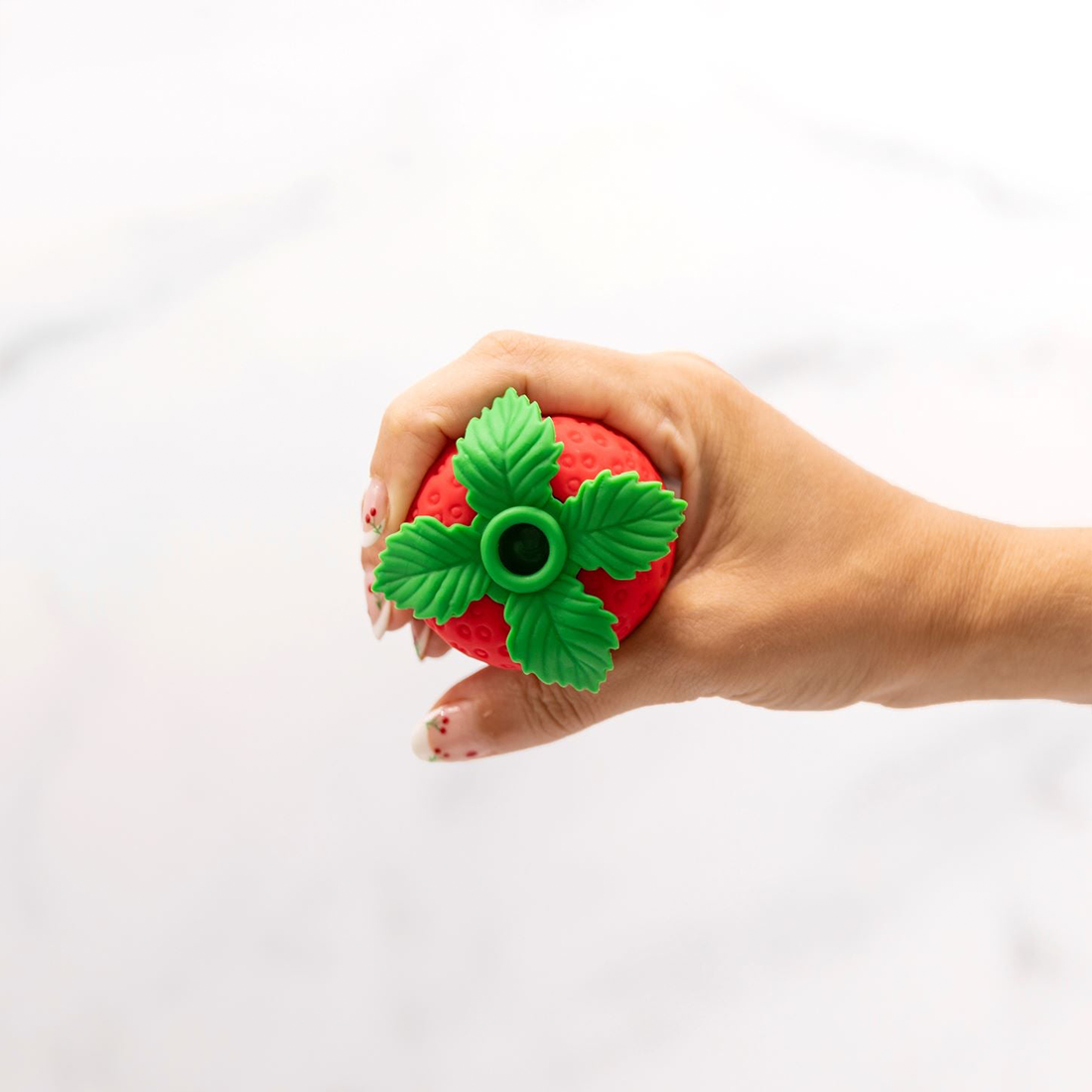 Strawberry Emojibator (Dame)