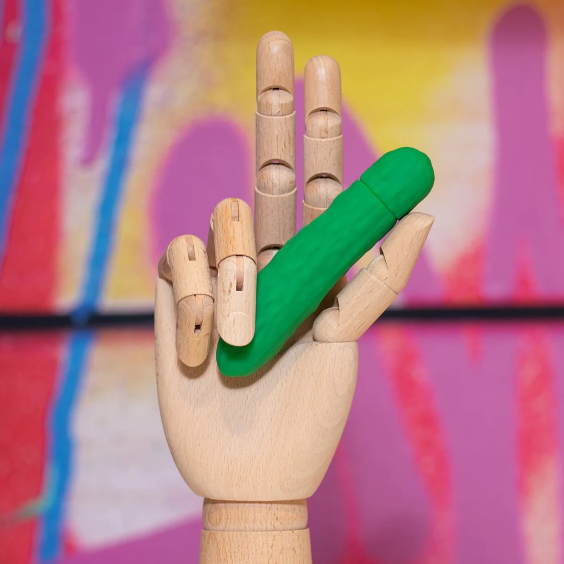 Pickle Emojibator (Dame)